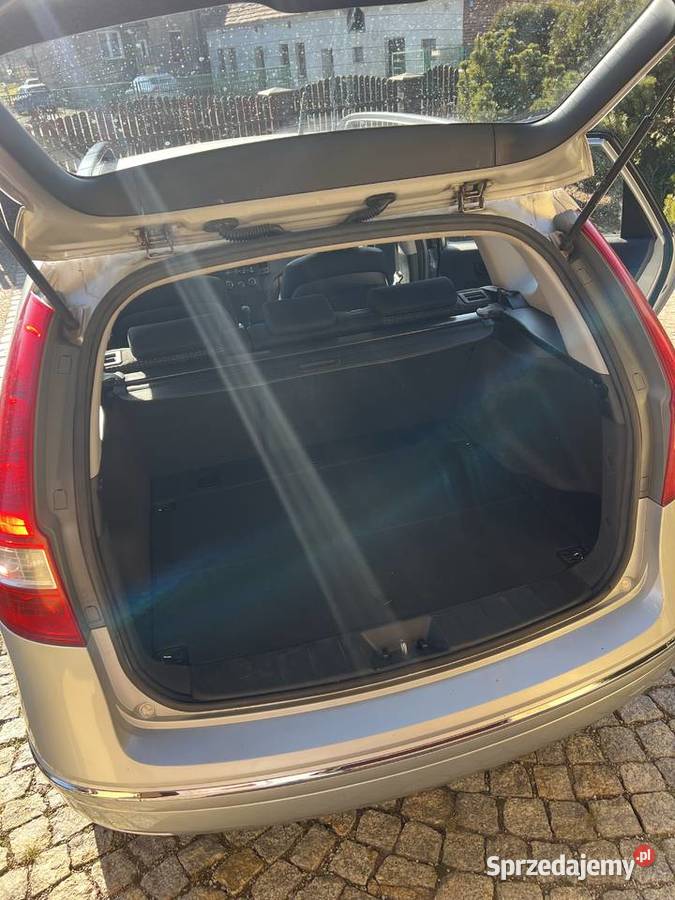 Hyundai i30 Cw 16 crdi 90 Super stan 194000km