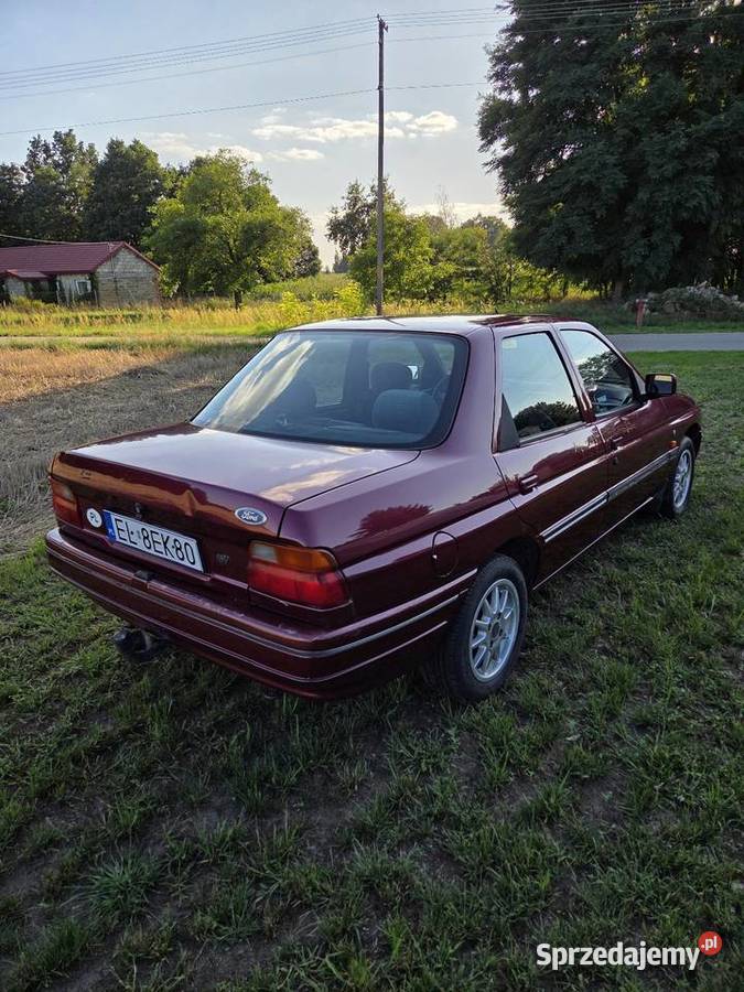 Ford escort 18 benzyna Escort łódzkie Pęczniew