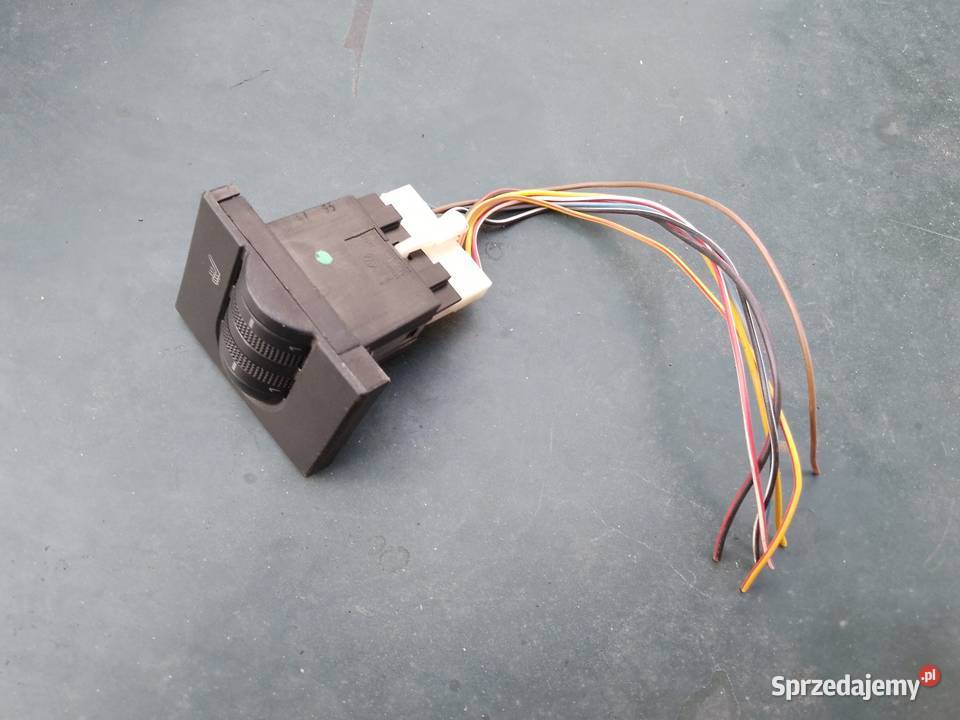 Włącznik grzania śiedzeń Volkswagen Golf GTI Wyposażenie elektryczne