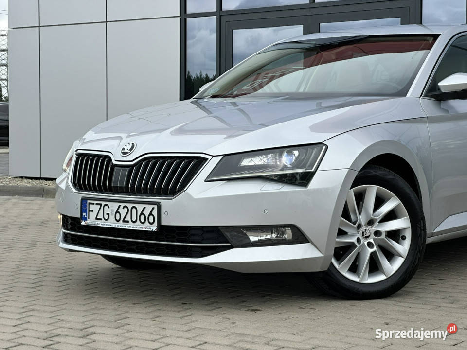 koda Superb EleKlapa Skóra Xenon Navi Grzane światła przeciwmgielne Motoryzacja