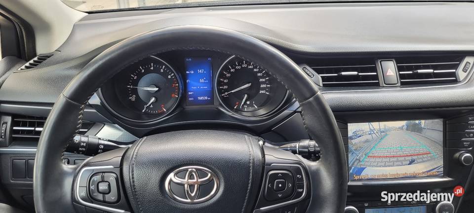 Bezwypadkowa serwis ASO super stan relingi dachowe Avensis Warszawa