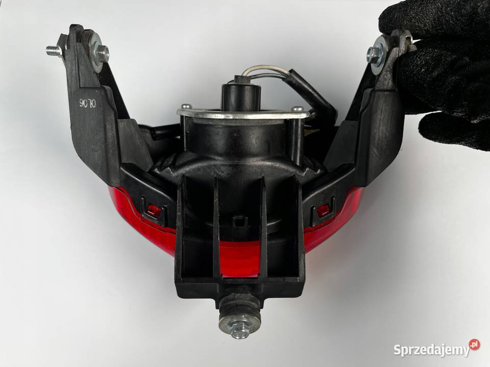 SUZUKI SFV 650 Gladius 0916 Lampa tył tylna sprzedam