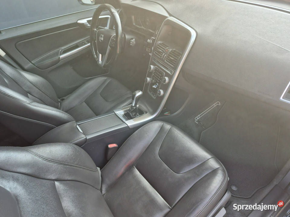 Volvo XC 60 lift skóra opłacony ładny egzemplarz Drelów