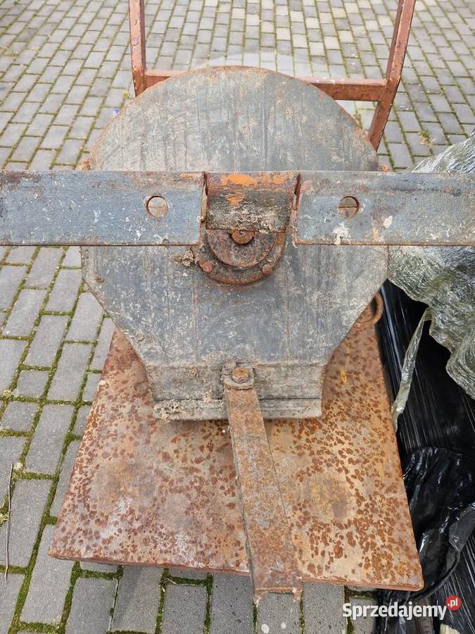 ŚRUTOWNIK DO ZBOŻA używany 100 sprawny