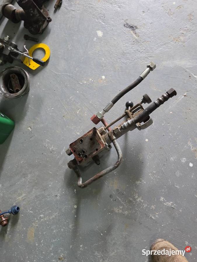 Rozdzielacz do podnośnik Ursus c330 lubelskie Niedźwiada Duża