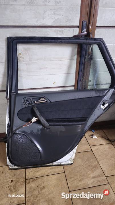 Drzwi tył Mercedes w203 kombi Pozostałe Żory sprzedam