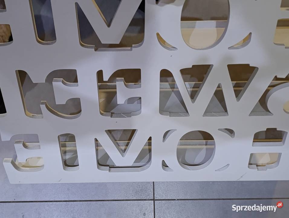 biała drewniana dekoracja stojąca z napisem Home Pozostałe wielkopolskie Poznań