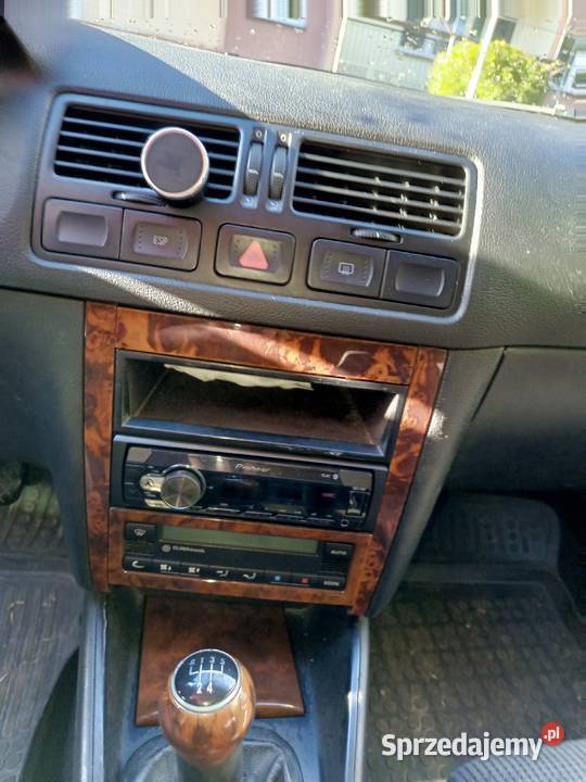 VW Bora 18T LPG 230 2004r modach i dużym Rok produkcji 2004 Lubaczów