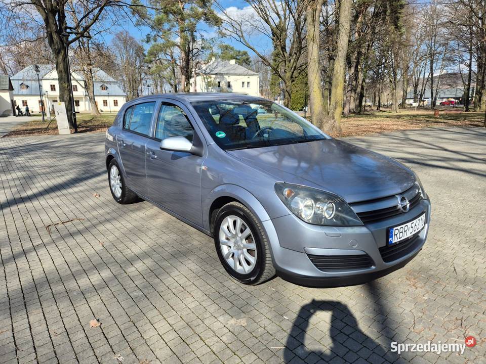 Sprzedam Opel Astra H 2004r 16 16V benzyna Haczów
