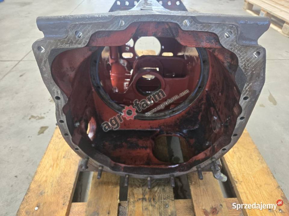 Obudowa skrzyni biegów Massey Ferguson 2645 3650 Byków