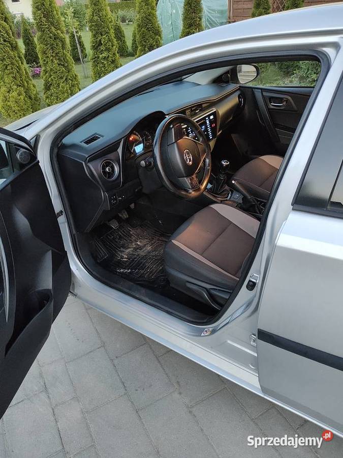 Toyota Auris Kombi 14 D4D z polskiego salonu Auris Barcice