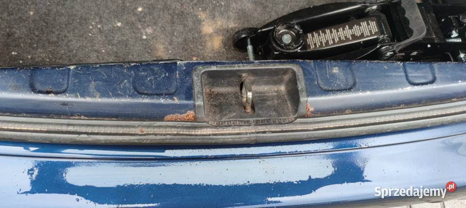 Syndyk sprzeda samochód osobowy TOYOTA YARIS Usługi pomorskie