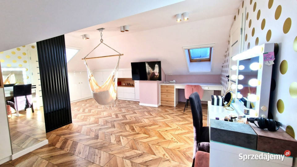 Modernistyczny dom jeziorem z funkcją pensjonatu Gorzewo