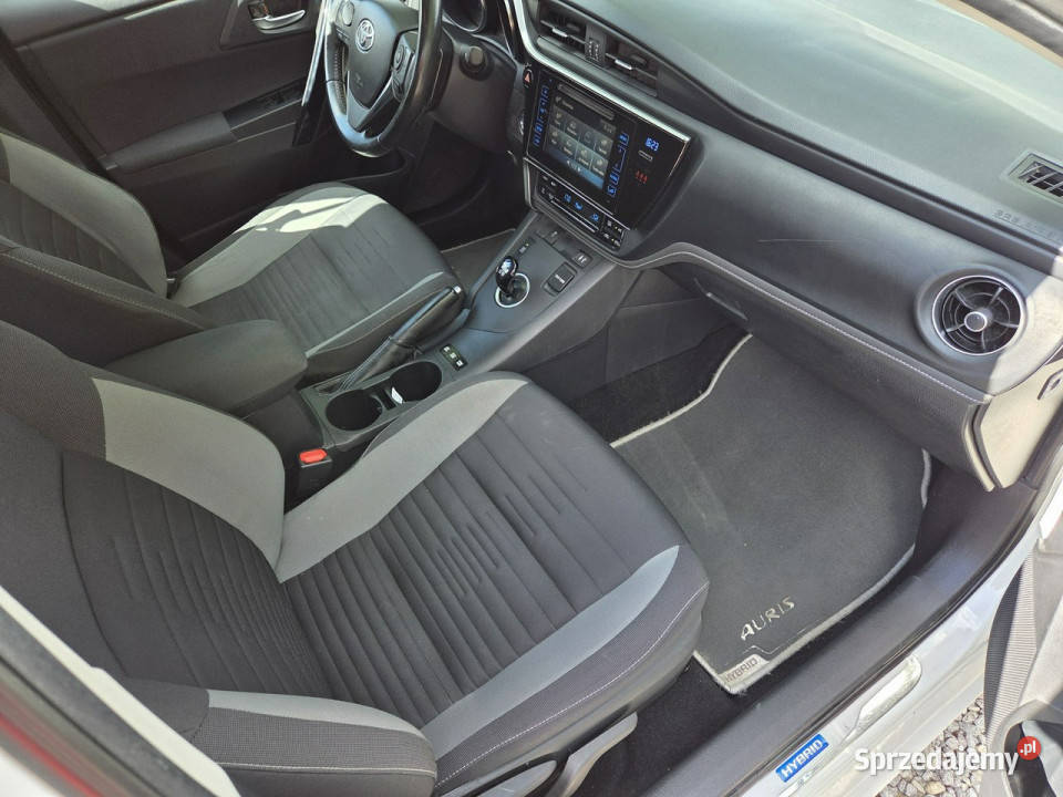 Toyota Auris 18 HSD 136 Kamera Serwisowany relingi dachowe Otwock Mały