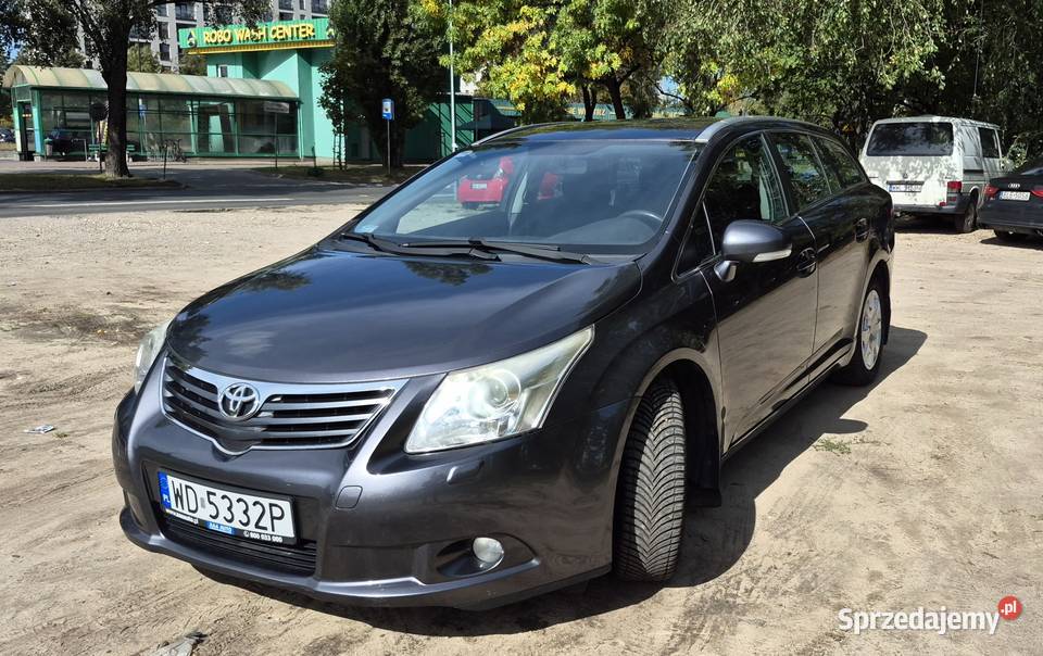 Toyota Avensis kombi 2010 salon Polska super poduszka powietrzna Avensis