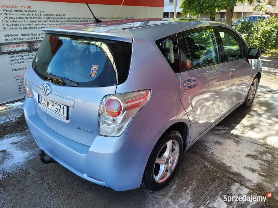 Toyota Verso 2011 20 D4D Bogata wersja Rok produkcji 2011 Verso