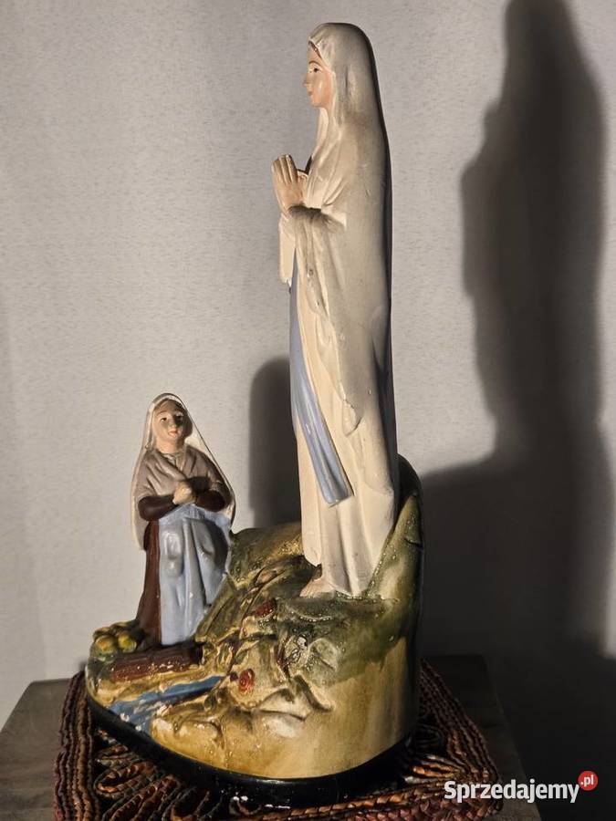 Stara figurka z gipsu Matka Boska z Bernadettą z łódzkie sprzedam
