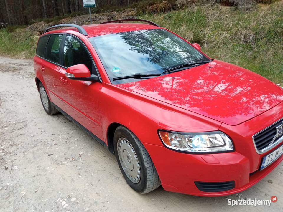 Volvo v50 czerwony