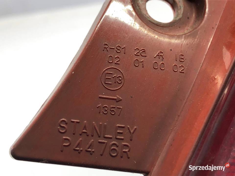 LAMPA PRAWY TYŁ SUZUKI SWIFT III Hatchback