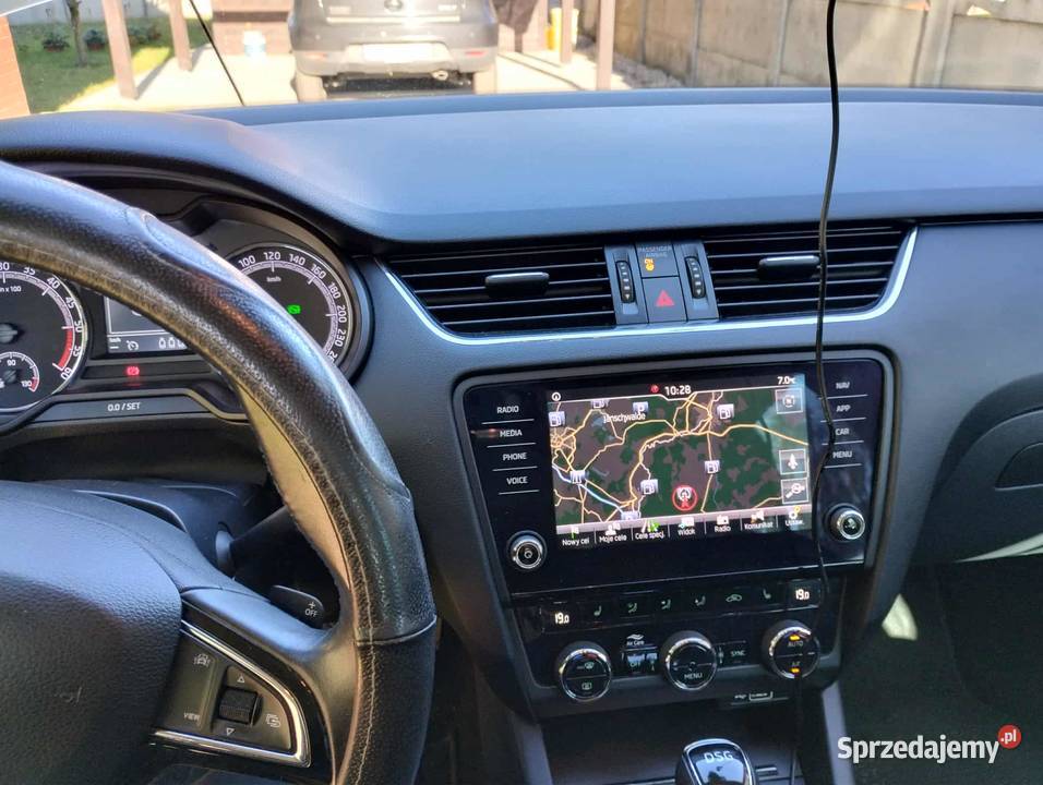 Skoda Octavia 16 TDI Clever DSG 2018r bogate Brody