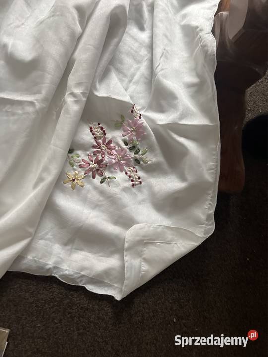 Narzuta biała haftowana Zabrze