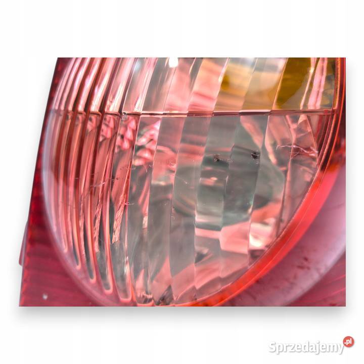 LAMPA PRAWA Peugeot 107 Citroen C1 0514r TYLNA osobowe