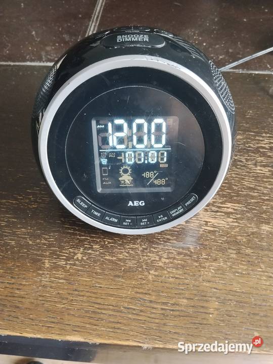 Radio budzik AEG SRC 4438 że stacją dokującą Szczawinek