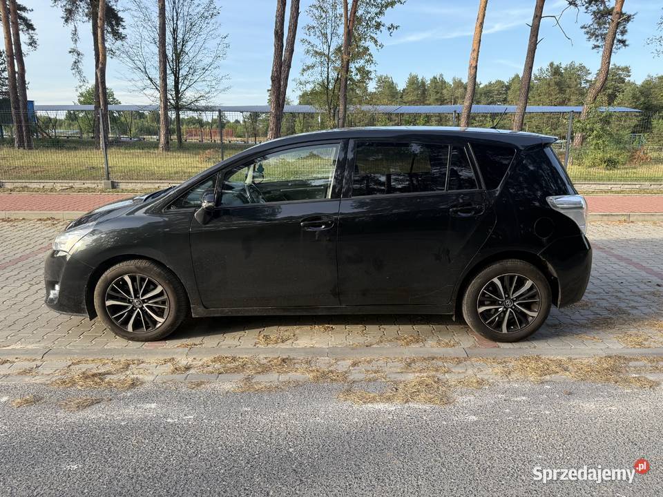 Toyota Verso 16 TDI 2017 Bogate wyposażenie Suchedniów