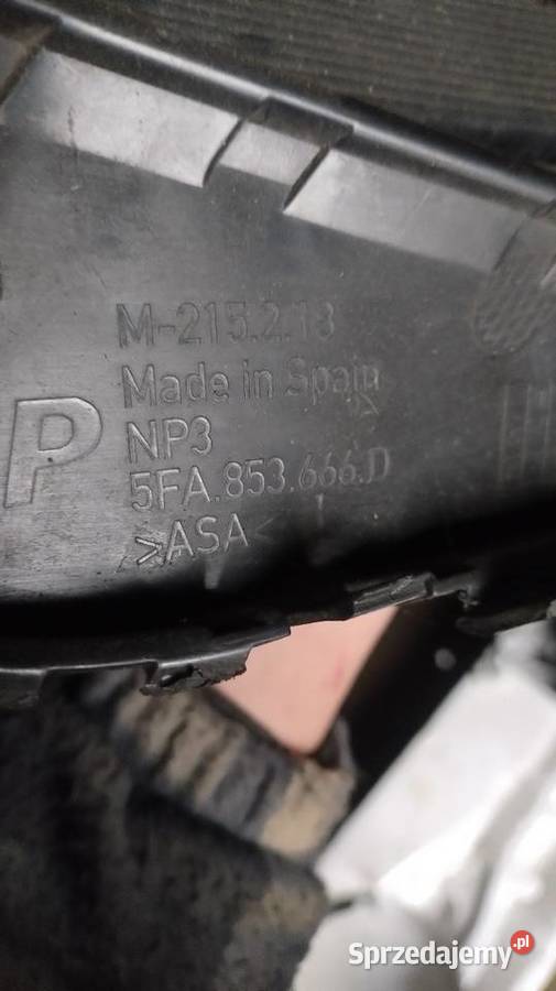 Ramka lampy przeciwmgielne 5FA853666D osobowe Oświetlenie Budy sprzedam