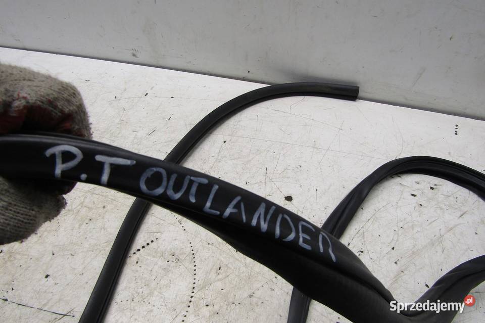 USZCZELKA DRZWI PRAWY TYŁ MITSUBISHI OUTLANDER