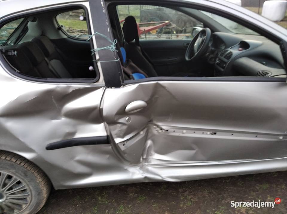 Peugeot 206 uszkodzony