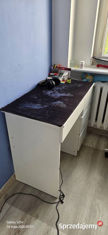 Sprzedam biurko z szufladami i krzesło