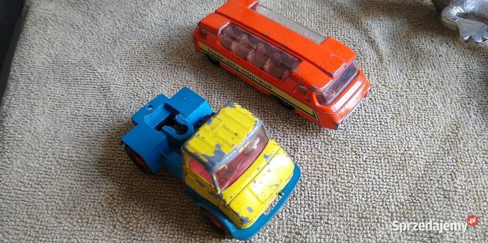 Resoraki lata 70 PRL Corgi Minibus i Mercedes