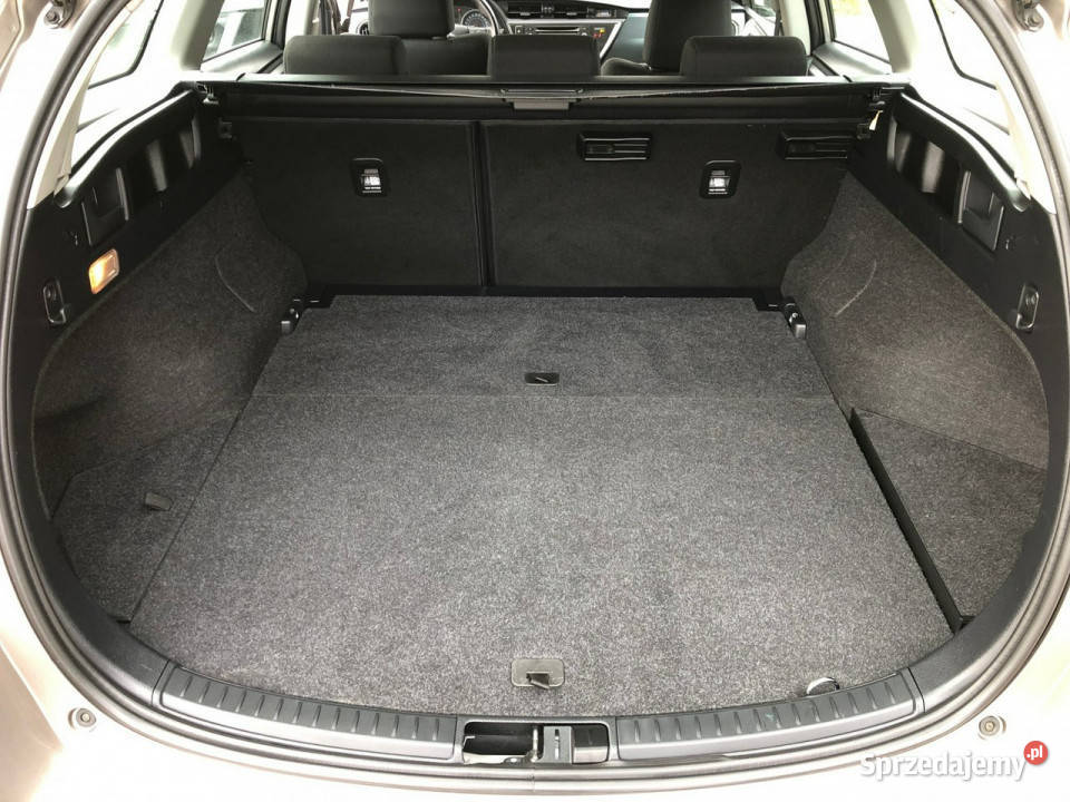 Toyota Auris 18 Hybryda Klimatronic Stan II 2012 lakier metallic Toyota Ostrowiec Świętokrzyski