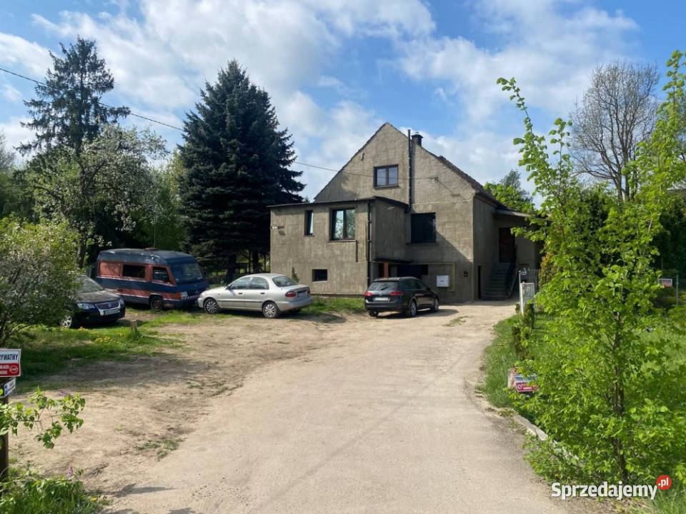 Dom z dwoma NIEZALEŻNYMI MIESZKANIAMI na dużej