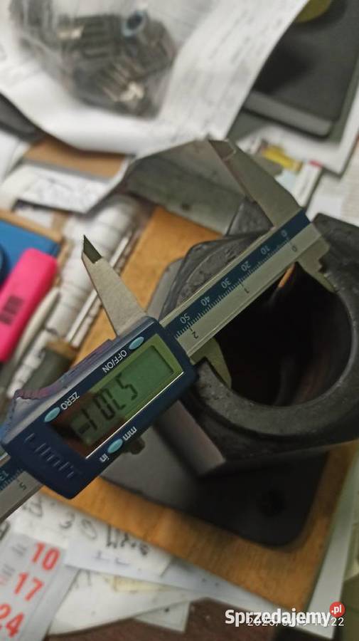 słup nowy do mechanizmu posuwu odlew żeliwny Kłodawa