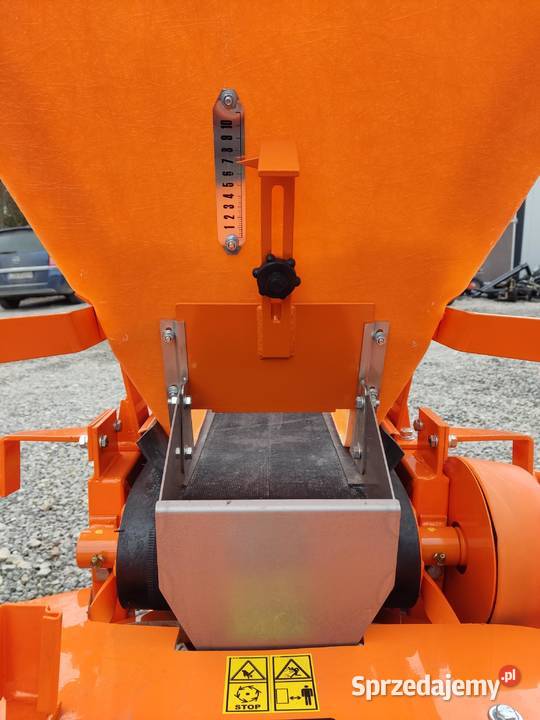 Rozsiewacz nawozu MOTYL 400 600 Barchaczów