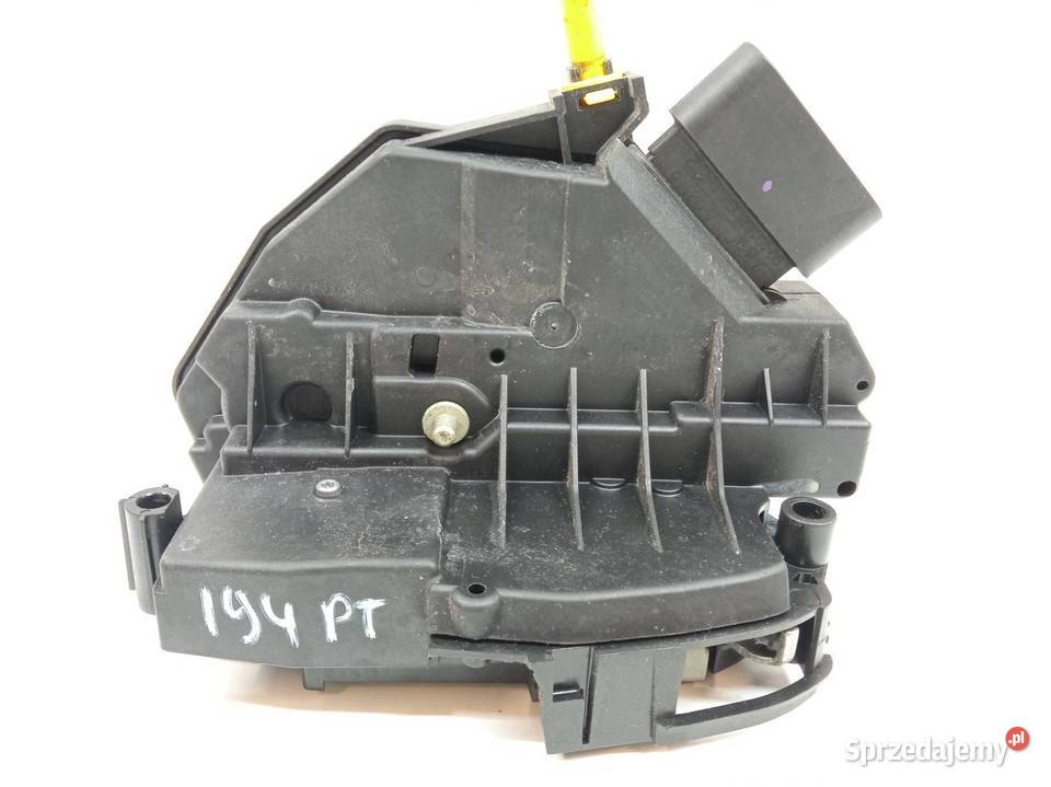 ZAMEK DRZWI TYŁ PRAWY BM5AA26412CE Ford Kuga II