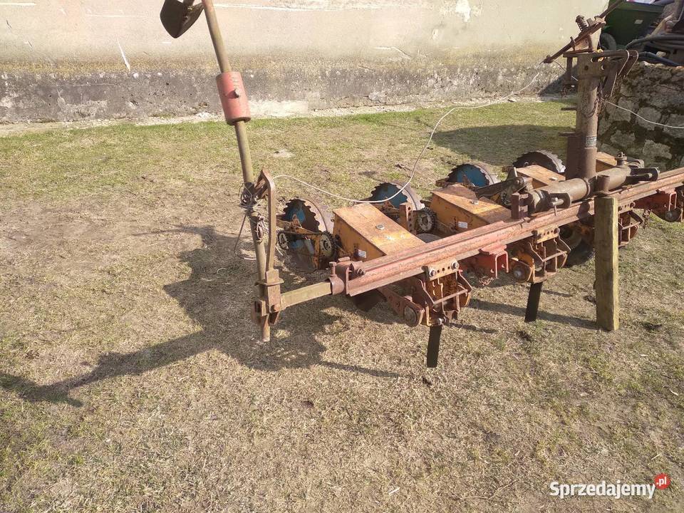 Siewnik do kukurydzy 4 rzędowy mechaniczny