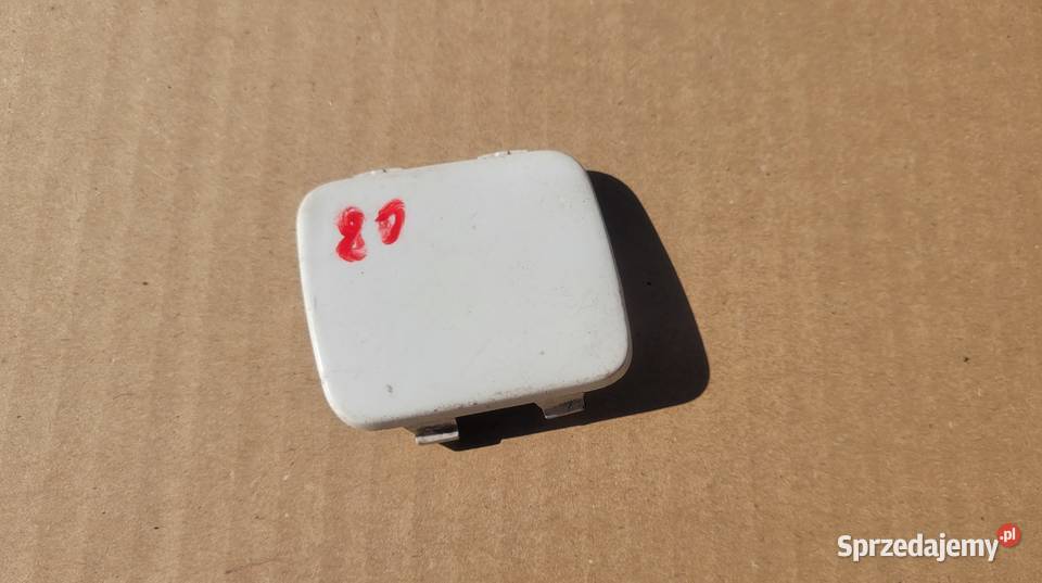 ZAŚLEPKA HAKA ZDERZAKA TYŁ BMW E81 LIFT 0811 osobowe Pozostałe