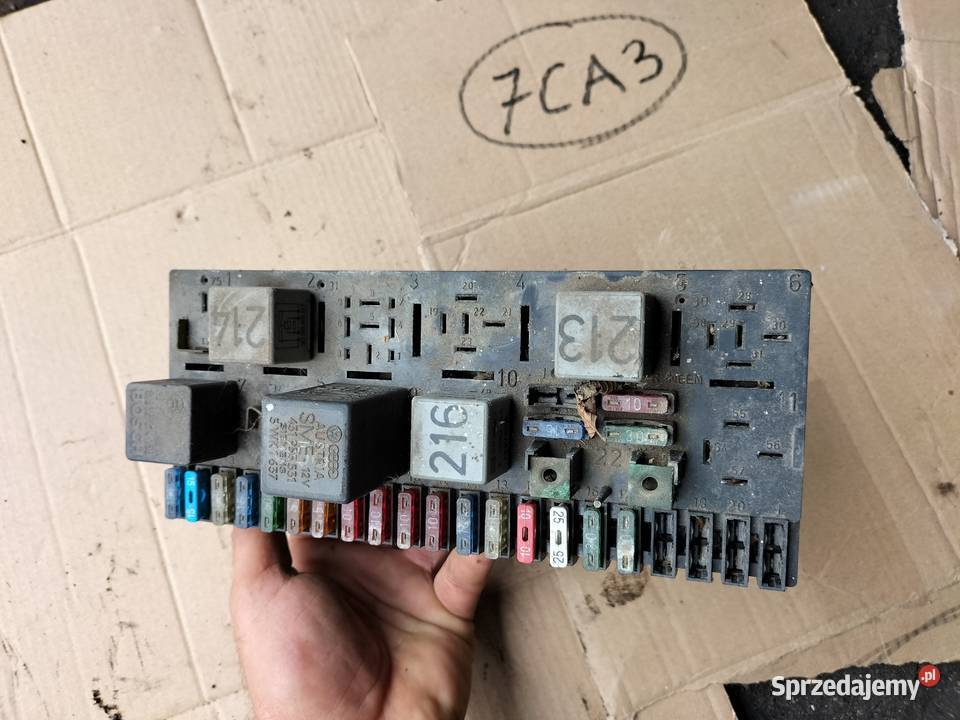 AUDI 80B3 B3 18 443941822A SKRZYNKA Kamień-Kolonia sprzedam
