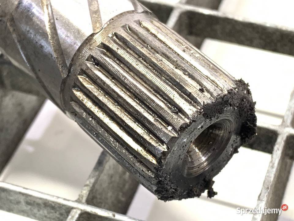 PÓŁOŚ PRAWY PRZÓD RENAULT CLIO III 8200499586 15 sprzedam