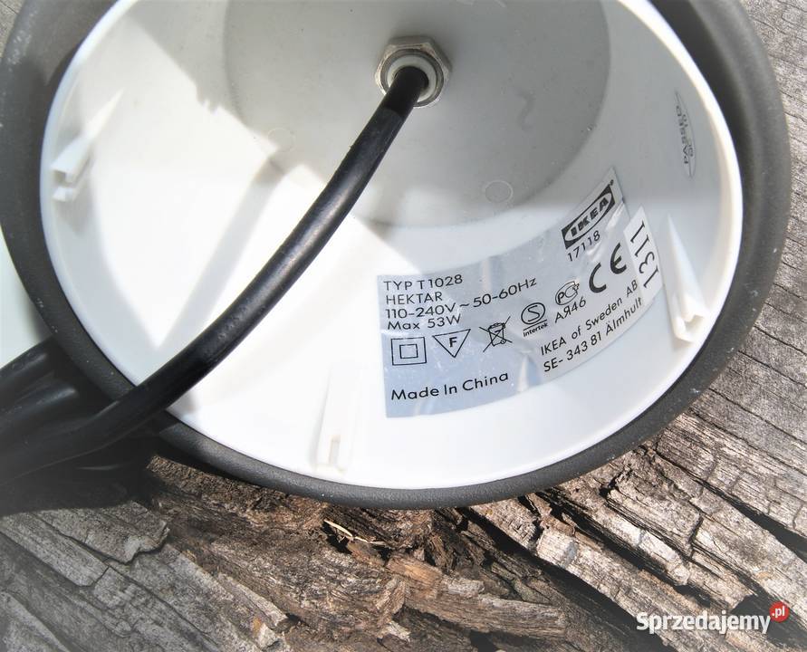 Hektar model T1028 Ikea lampa sufitowa