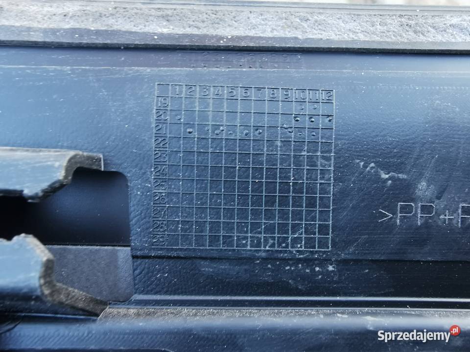 Listwa drzwi przód przednia prawa audi q4 etron Sieraków