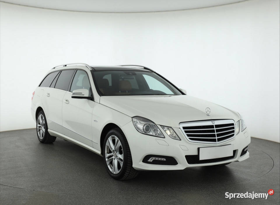 Mercedes E E 200 benzyna Piaseczno
