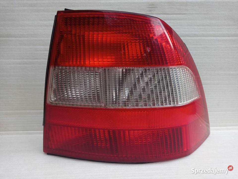 Opel Vectra B lampa tył tylna prawa pasażera lampy tylne sprzedam