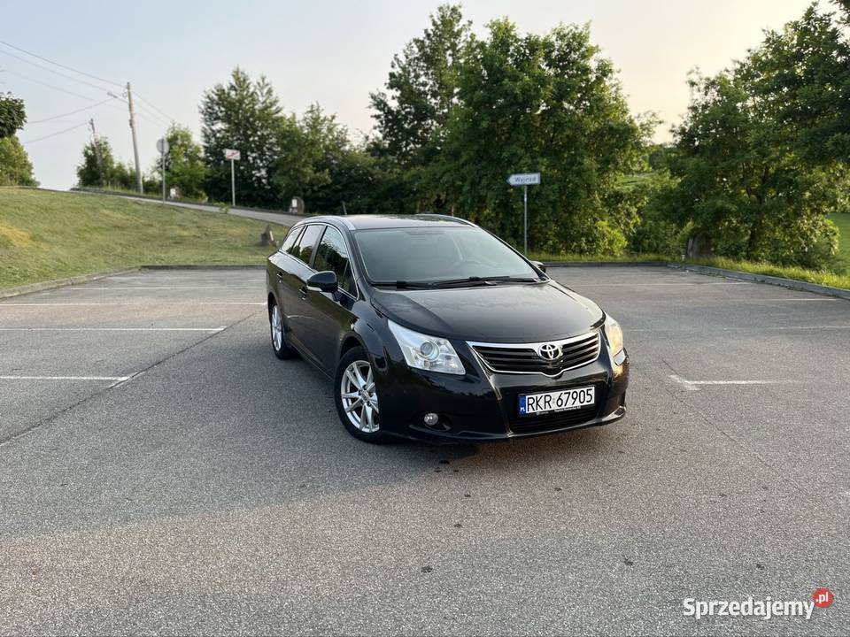 TOYOTA AVENSIS Piękna Bogate wyposażenie Kombi Krosno
