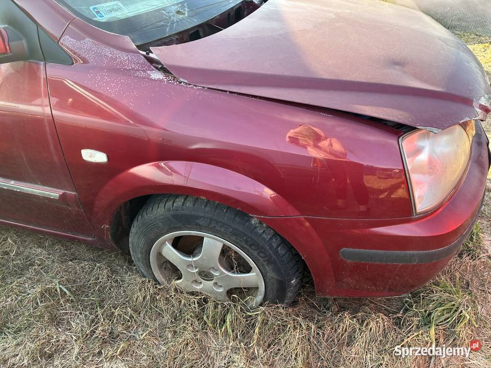 Błotnik Prawy Przód Kia Carens EX Wisznice sprzedam