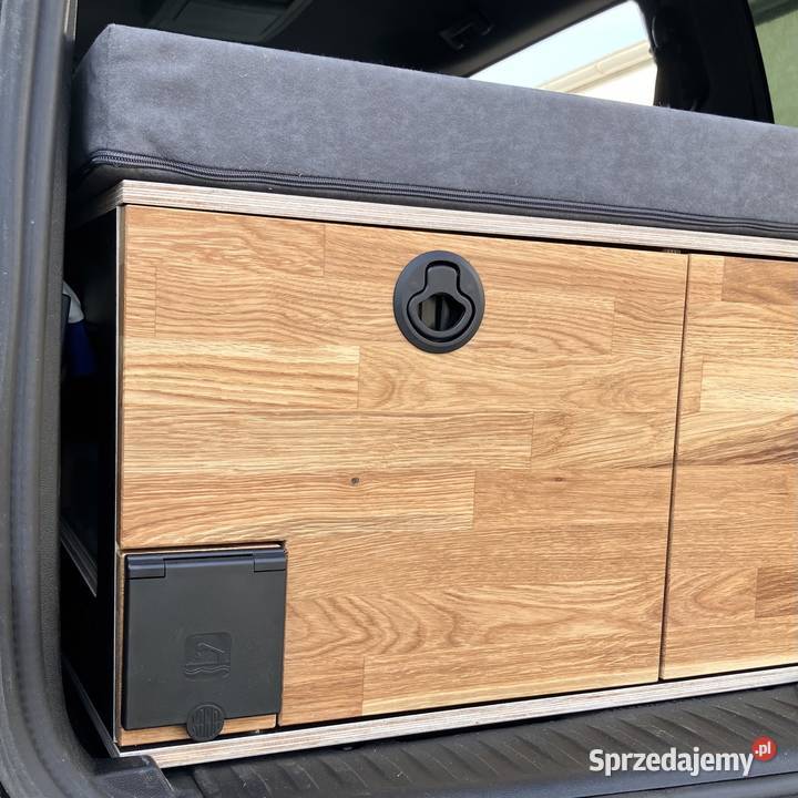 Zabudowa kempingowa turystyczna Dodge Grand