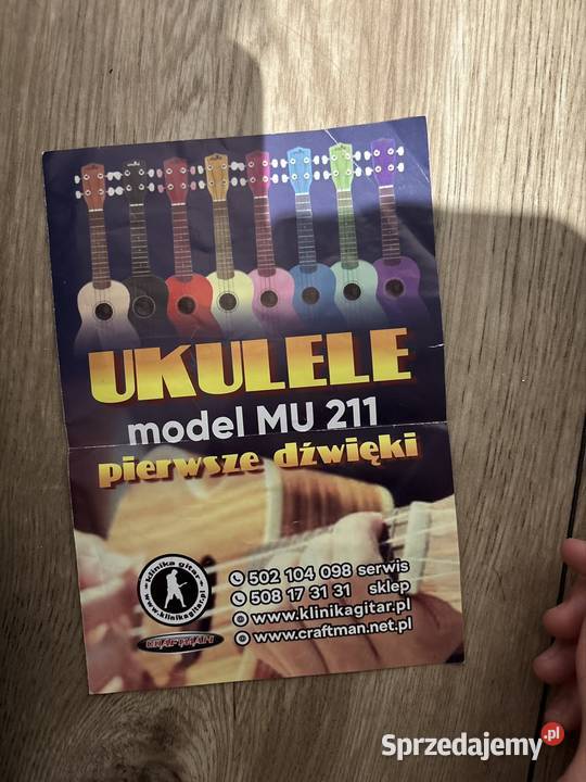 Czarna urocza ukulele sopranowe ZESTAW Buk